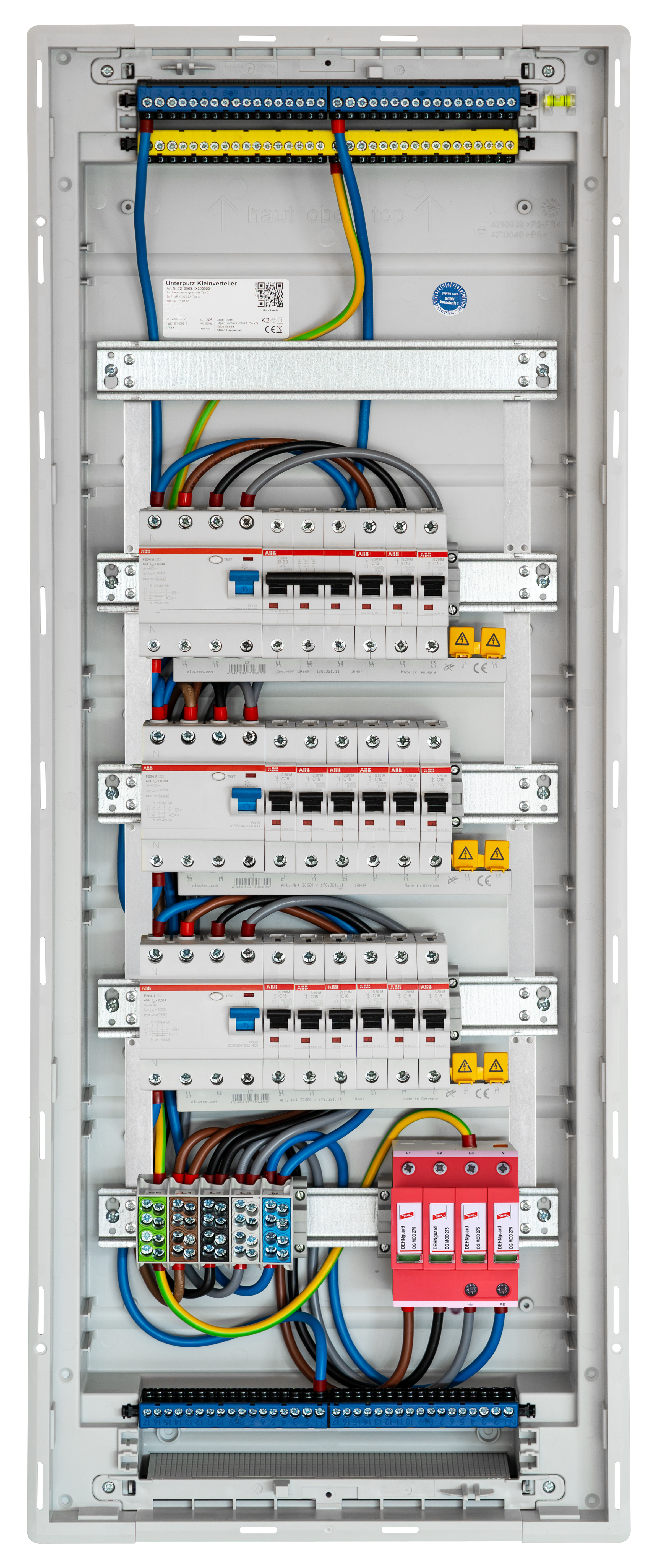 UP Kleinverteiler, 5-reihig, bestückt mit 3 FI-Schutzschaltern, 16 Leitungsschutzschaltern und Überspannungsableiter Typ 2